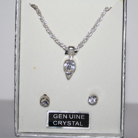 Beautiful silver and crystal necklace and earrings